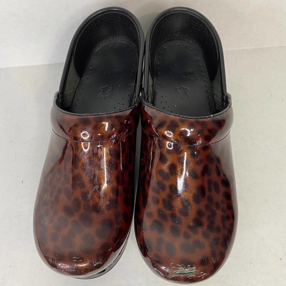Dansko Tortoise Patent Clogs - Picture 5 of 9